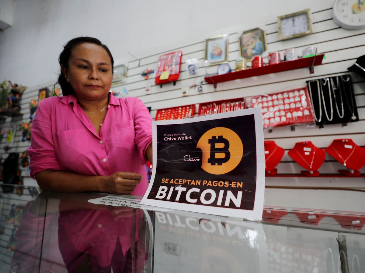 Se cumplen 2 años desde que El Salvador adoptó a bitcoin como moneda de curso legal