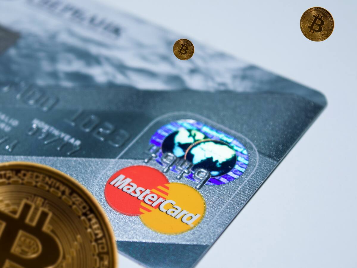 Mastercard busca impulsar la inclusión financiera; se asocia con un portal de criptomonedas