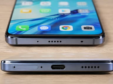 ¿Para qué se utilizan los orificios en los teléfonos móviles? Conoce su función poco reconocida por los usuarios