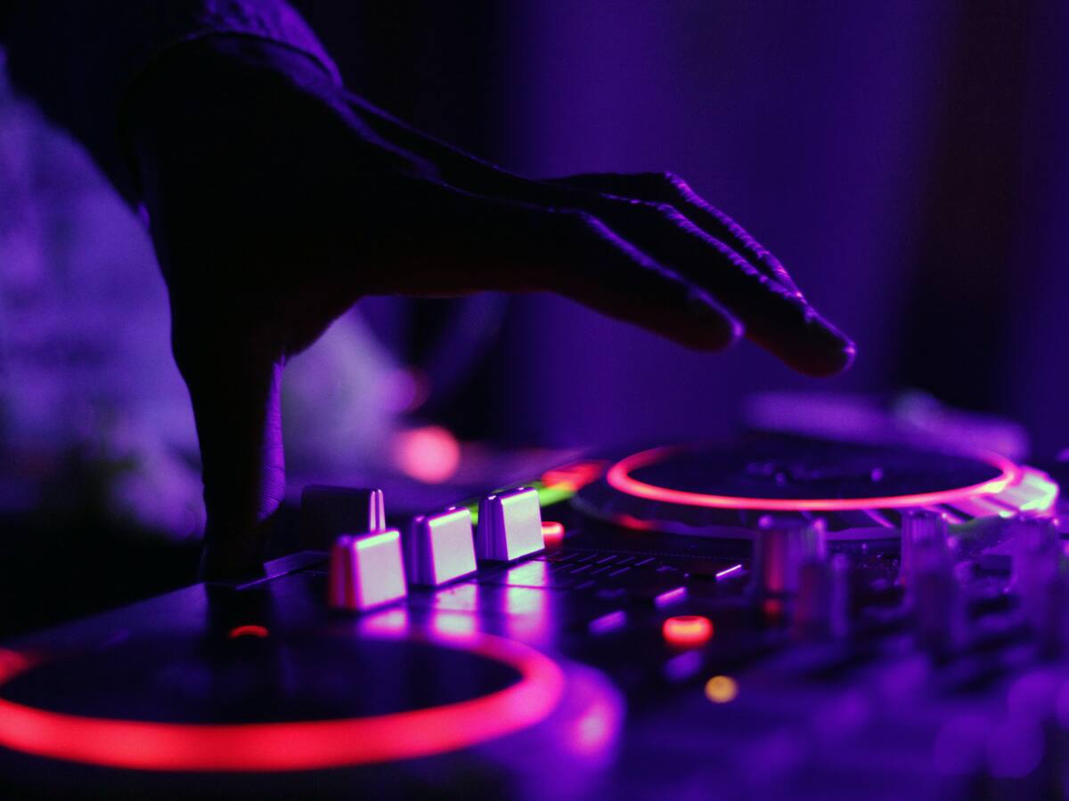 Inteligencia artificial podrá participar en los Premios Grammys