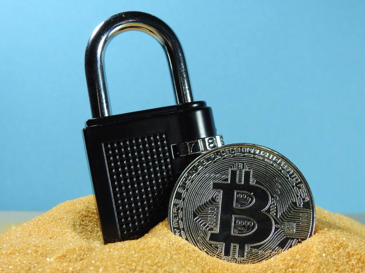 Bitcoin resiste en los 30 mil dólares y Ethereum circula los 2 mil dólares