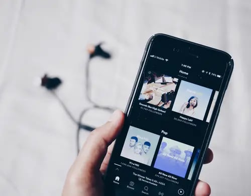 Esta app que reúne lo mejor de Spotify y YouTube Music gratis sin anuncios